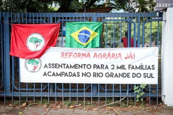 MST invade fazendas no Rio Grande do Sul